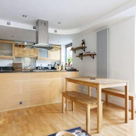 Peaceful Modern 2 Bedroom Flat With Water Views Londra Esterno foto