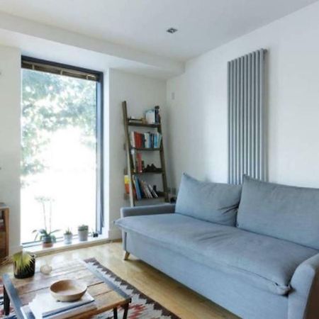 Peaceful Modern 2 Bedroom Flat With Water Views Londra Esterno foto