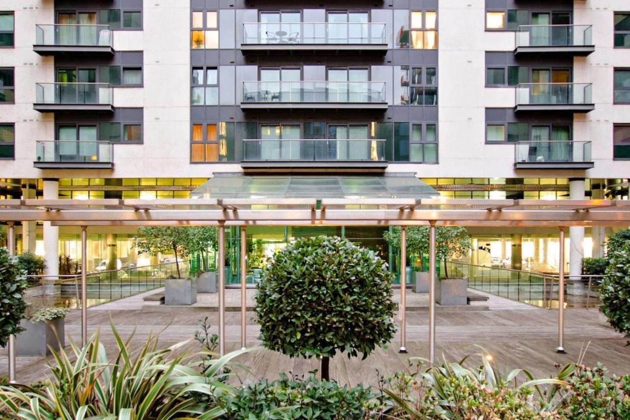 Peaceful Modern 2 Bedroom Flat With Water Views Londra Esterno foto