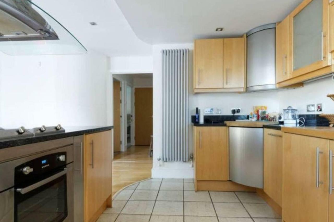 Peaceful Modern 2 Bedroom Flat With Water Views Londra Esterno foto
