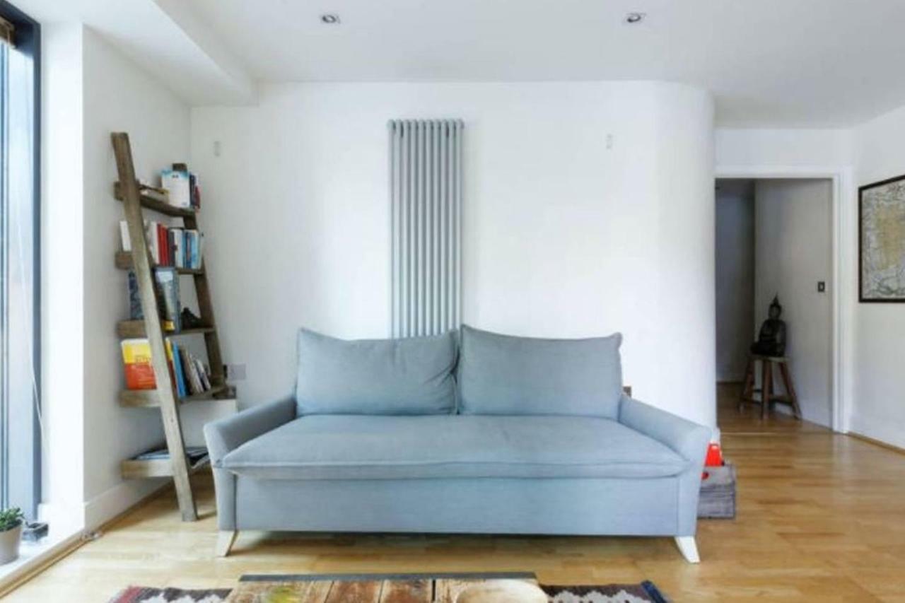 Peaceful Modern 2 Bedroom Flat With Water Views Londra Esterno foto